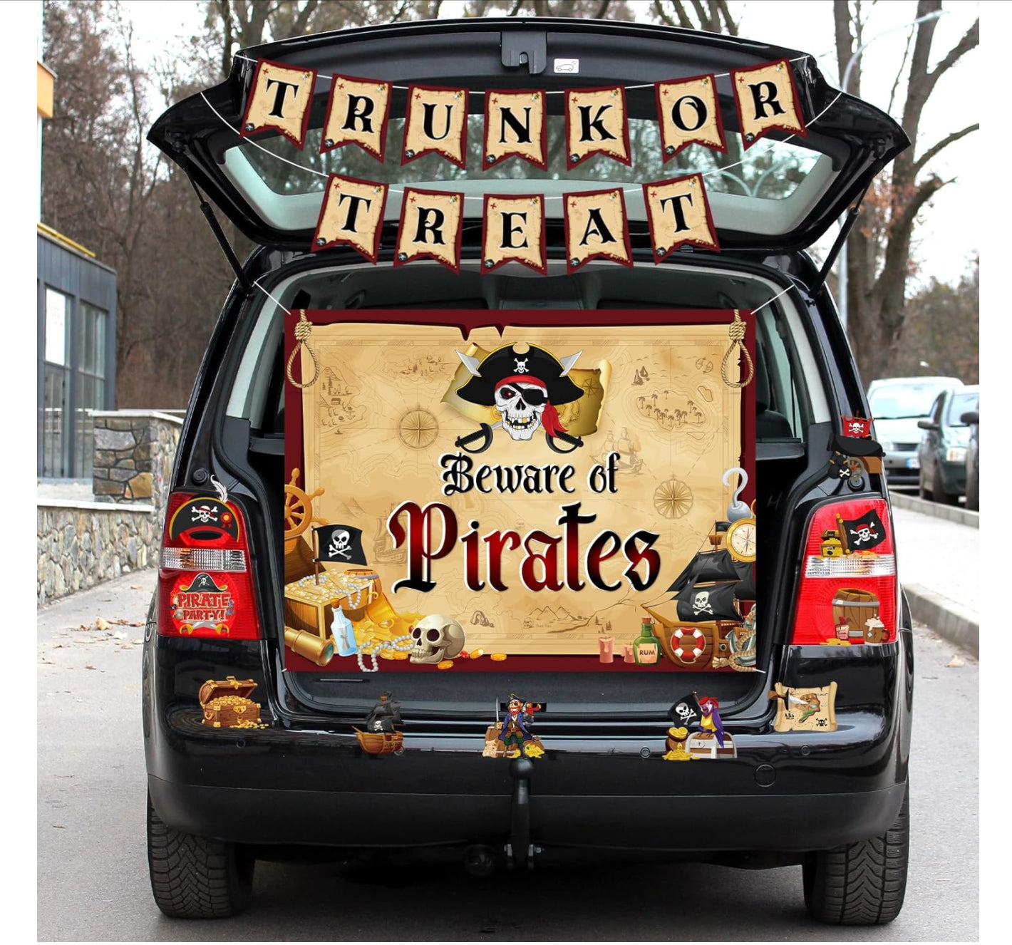 Pirate Trunk Decor